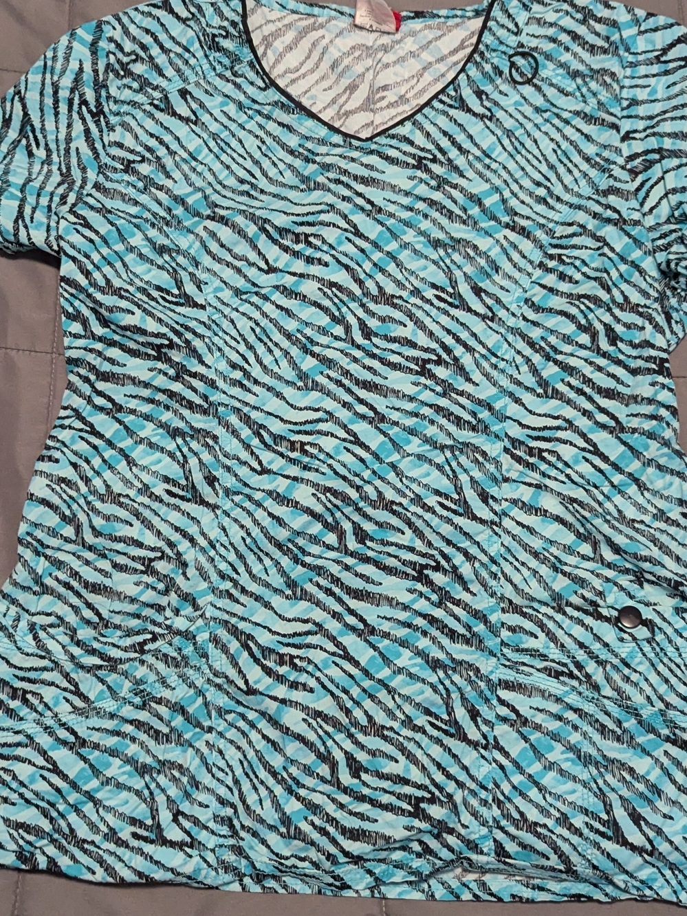 Dickies Scrubs top Turquoise and Black Zebra-Print V-Neck Short Sleeve Shirt